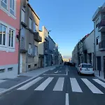 Luxurious Pink House And Parking Prázdninový dům Porto