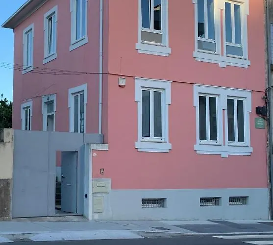 Luxurious Pink House And Parking Ferienhaus *