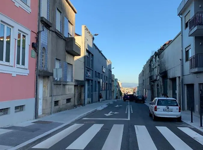 Luxurious Pink House And Parking Ferienhaus Porto