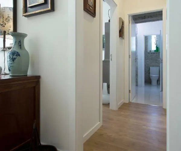 Luxurious Pink House And Parking