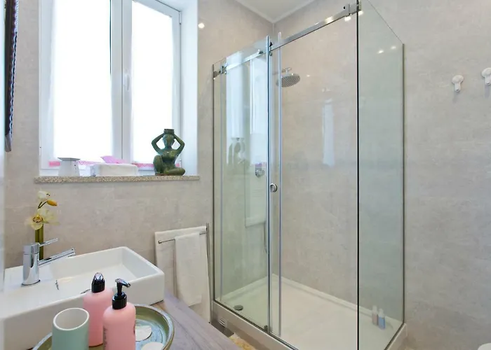 Luxurious Pink House And Parking Porto