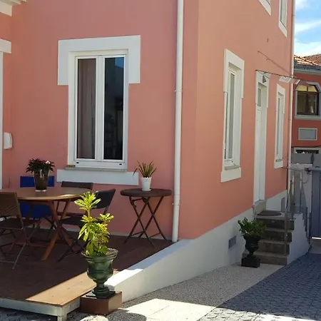 Hébergement de vacances Luxurious Pink House&parking