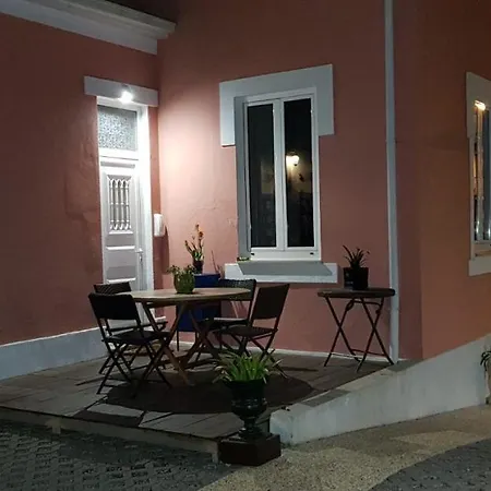 Luxurious Pink House And Parking Vakantiehuis