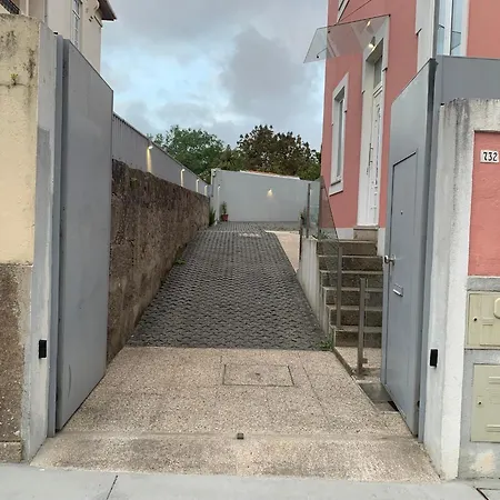 Luxurious Pink House And Parking Semesterbostad Oporto