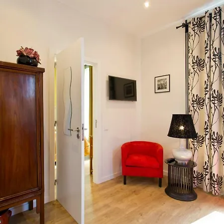 Luxurious Pink House And Parking Vakantiehuis