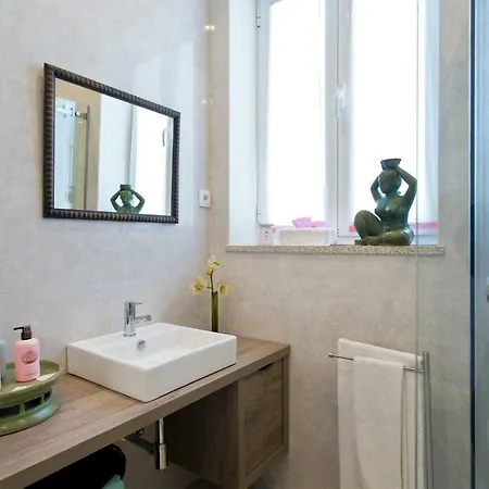 Luxurious Pink House And Parking Holiday home *
