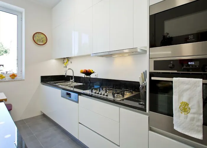 Luxurious Pink House And Parking Porto