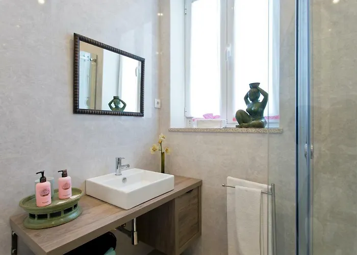 Luxurious Pink House And Parking Tatil Evi *