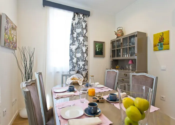 Luxurious Pink House And Parking * Porto