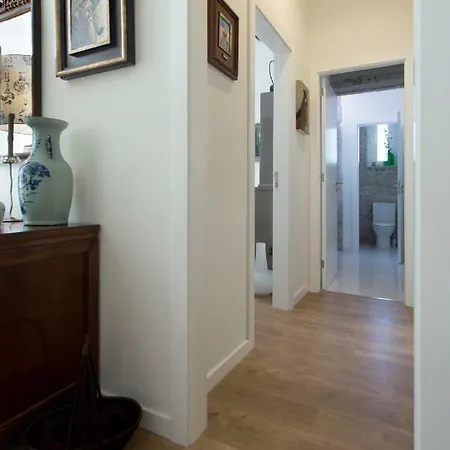 Luxurious Pink House And Parking