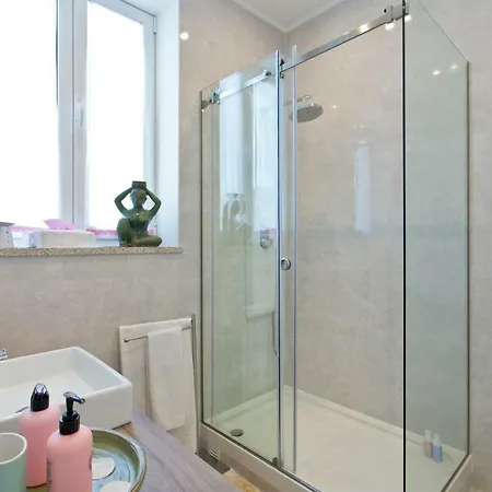 Luxurious Pink House And Parking Порту