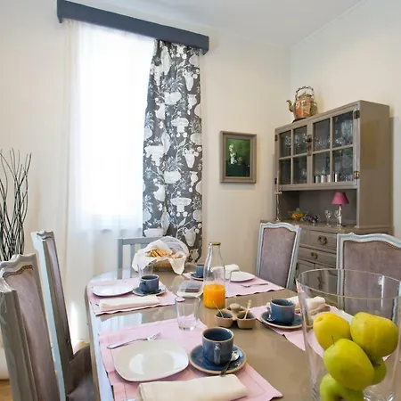 Luxurious Pink House And Parking * Порту